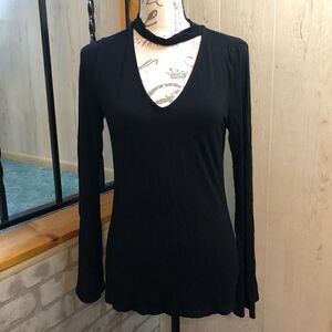 White House black market v-neck black long sleeve shirt size small